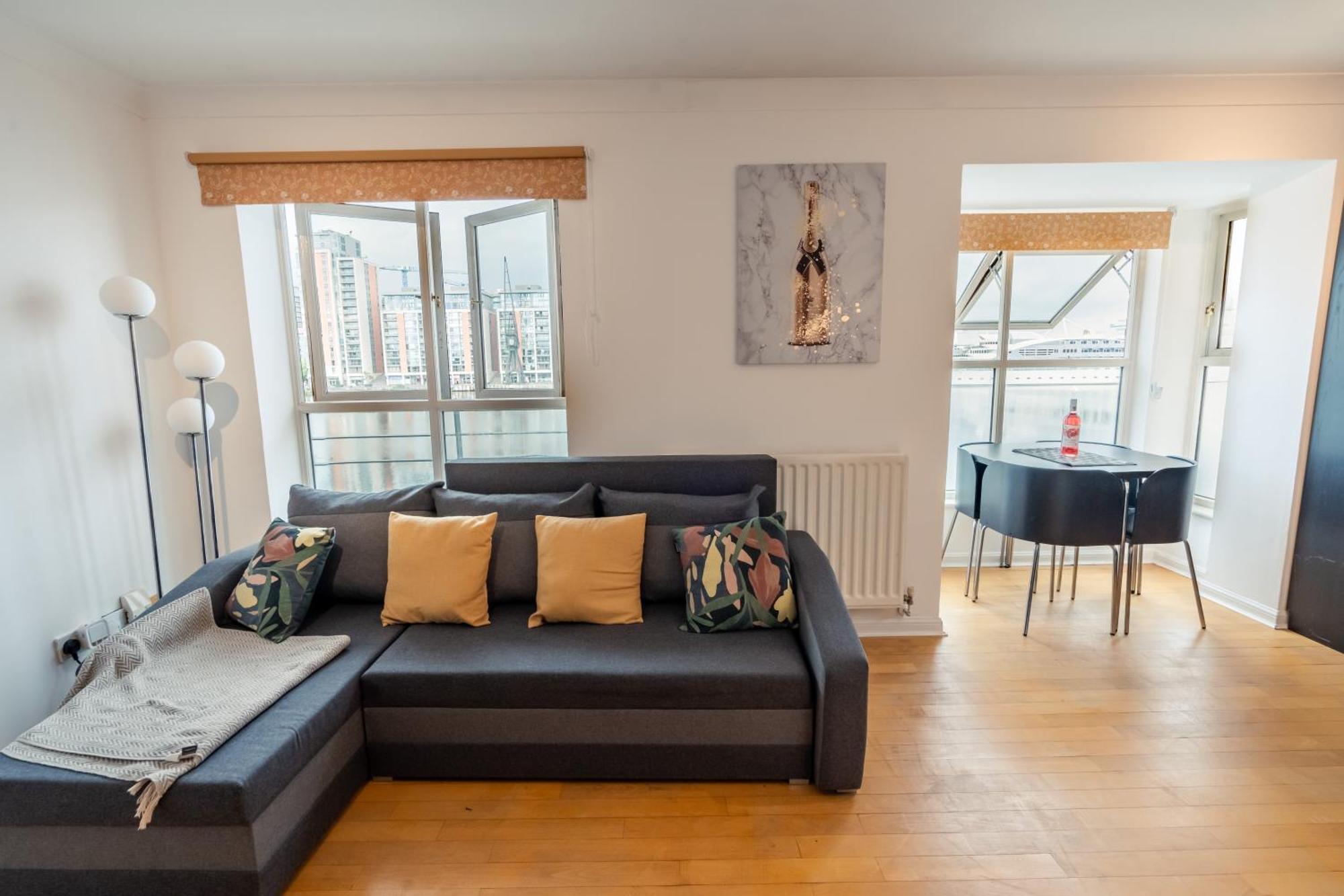 Excel Riverview Luxury -sleep 6- Free Parking- Playstation 4 Apartamento *