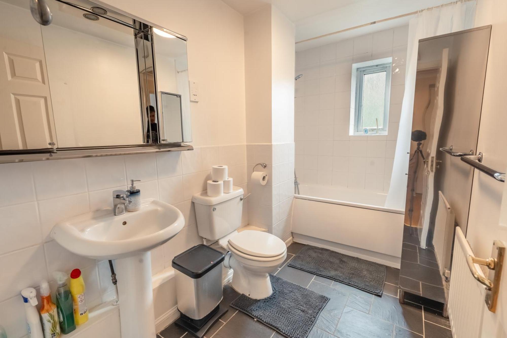 Apartamento Excel Riverview Luxury -sleep 6- Free Parking- Playstation 4